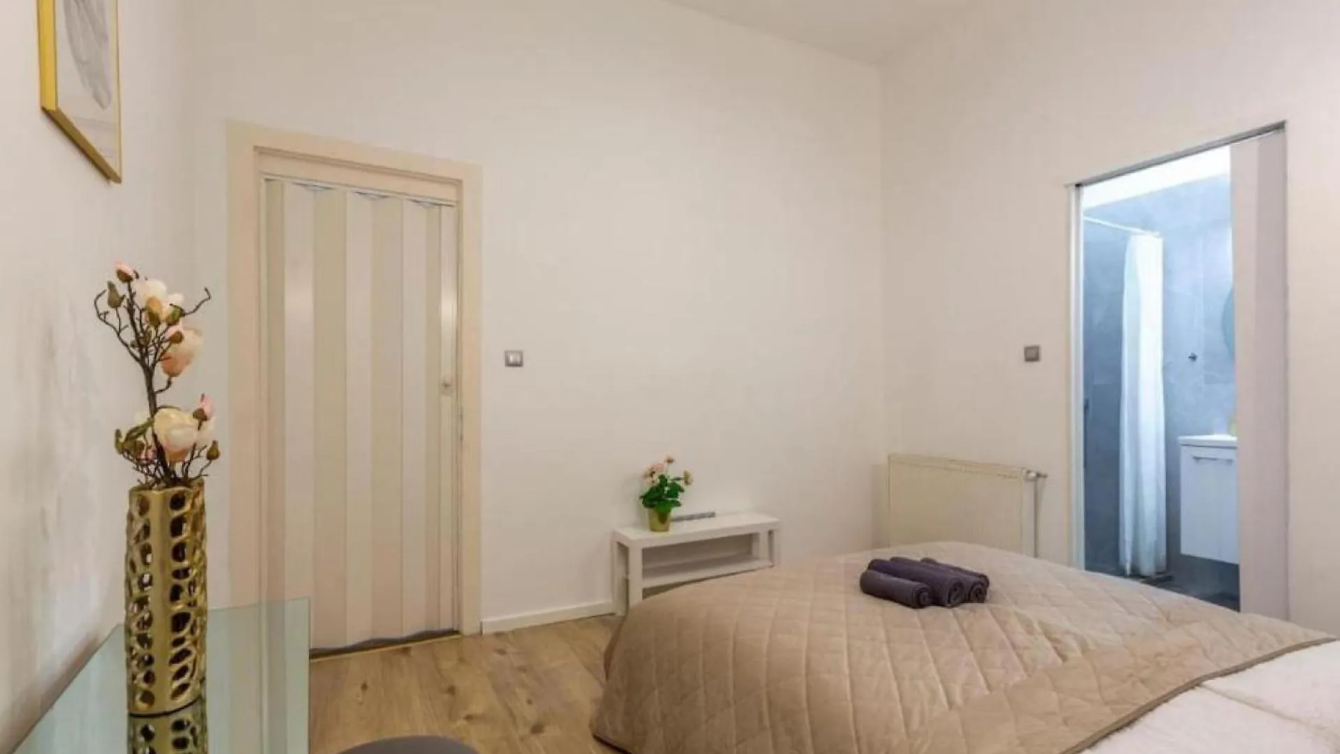 Exclusive Veres Palne Apartment By Cavaland New بودابست المجر